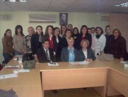 İzmir'de 'Lider Kadın Eğitimi' Kursu Açıldı