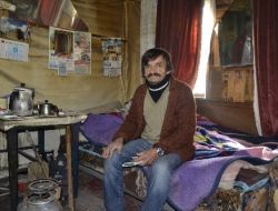 Akciğer Hastası Engelli, 7 Metrekarelik Odada Yaşam Mücadelesi Veriyor