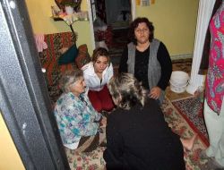 Evde Mahsur Kalan Yaşlı Kadına Nefes Kesen Kurtarma Operasyonu