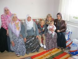 Depremzede Ailelere Yardımsever Kocaelililer Kucak Açtı