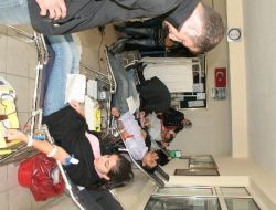 Üniversite Öğrencilerinden Kızılay'a Kan Bağışı