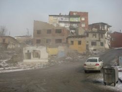 Erzurum'da Belediye, Dere Yatağına Yapılan Evleri Yıktı