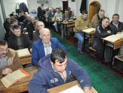 76 Yaşında Kur'ân Okumayı Öğrendi: Keşke 60 Sene Önce Öğrenseydim