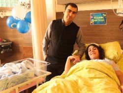 Bebeğini, Doğduğu Hastanede Dünyaya Getirdi