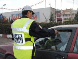 Trafik Ekipleri Emniyet Kemeri Kontrollerini Artırdı