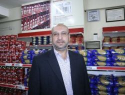 Dosteller, Adana'ya Gelen Depremzedelerin İhtiyaçlarını Karşılıyor