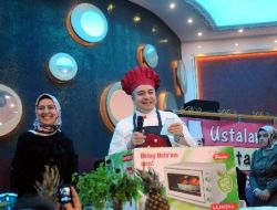 Oktay Usta, Diyarbakır'da Öğrenciler Yararına Yemek Yaptı