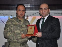 Bingöl Valisi Güvençer'den Teşekkür Yemeği