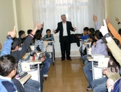 Öğretmenler Derneği'nden "Hep Beraber Öğrenelim" Projesi