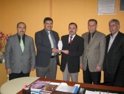 Simyader, Üyelerine Plaket Verdi