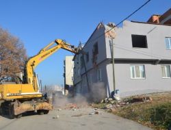 Bursa'da 3 Kaçak Yapı Yıkıldı