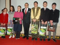 Bağış’tan Çayeli Şahikalı Öğrenciye Ödül