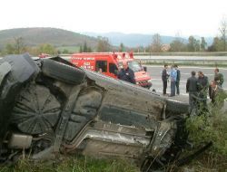 Otomobil, Aşırı Hız Yüzünden Takla Attı: 1 Ölü, 3 Yaralı