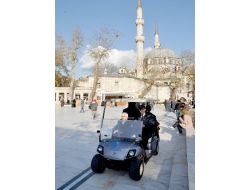 Eyüp Sultan Meydanı’na Golf Arabasıyla Servis