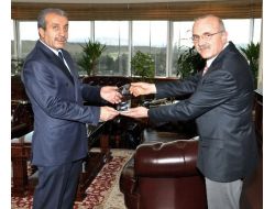 Tıp Fakültesi Öğrencilerine Biyoteknoloji Eğitimi Verilecek