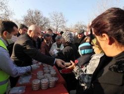 Yenimahalle Belediyesi Aşure Dağıttı