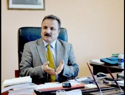 Doç. Dr. Nuri Şimşekler: Mevlana Türbesi İle Müze Ayrılmalı