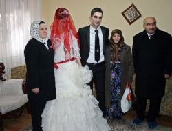 Gül Anneler Derneği, Yetiştirme Yurdundaki Genç Kızı Evlendirdi