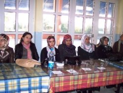 Karataşlılar Depremzede Misafirlere Aşure İkram Etti