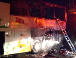 Hareket Halindeki Otobüs Alev Aldı Can Kaybı Yaşanmadı
