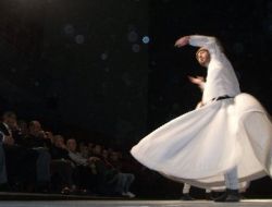 Üniversiteli Öğrenciler Mevlana'yı Andı