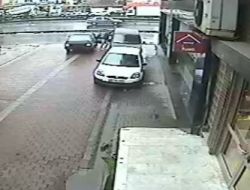 Araç Soygunu Güvenlik Kamerasında