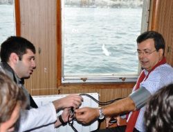 Vapur Yolcuları Tansiyon Kontrolünden Geçti