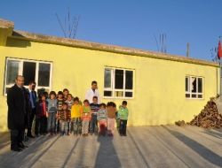 Öğrenciler Taziye Evinde Eğitim Görüyor