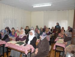 Ev Hanımları Cenaze Yıkamayı Öğreniyor