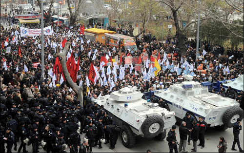 YARIN kamuda grev var!!