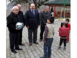 Depremzedelere Vali Şefkati