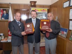 Van’da Görev Yapan Çaykur Personeline Plaket