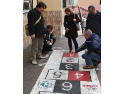 Çocuklar İnternet Bağımlılığından ‘seksek’ İle Kurtulacak