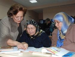 Vali Yüksel'in Eşi Şehit Aileleriyle Buluştu