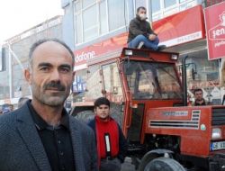 Sıfır Traktörünü Çalıştıramadı, Çözümü Eylem Yapmakta Buldu