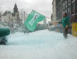 Belçika’da Köpüklü Protesto