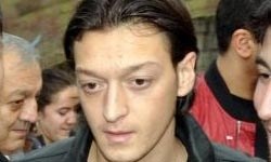 Mesut Özil, baba ocağında...