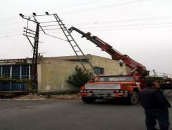 Nevşehir'de Elektrik Tellerini Yer Altına Alan İşçiler Akıma Kapıldı: 2 Ölü Bir Yaralı