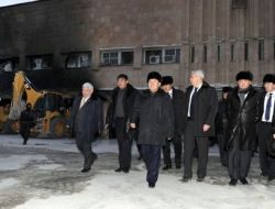 Nazarbayev, Polisin Kurşunuyla 15 Kişinin Öldüğü Janaözen Şehrini Ziyaret Etti