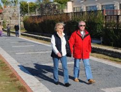 Güneşli Havayı Gören Turistler Yürüyüşe Çıktı