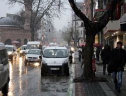 Bursa Şehir Merkezine Mevsimin İlk Karı Düştü