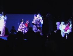 Kuşadası'nda Yaşayan Yabancılar Noel Partisinde Buluştu