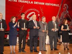 Biz Haklı Davamızda Neden Bu Kadar Dağınığız?