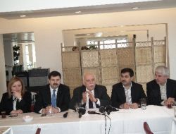 Ak Partili Vekiller, Eskişehir'de Nöbetçi Milletvekili Dönemi Başlattı