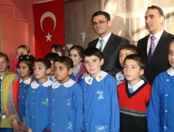 Kitap Kurtlarından Okullarına 40 Bin Kitap