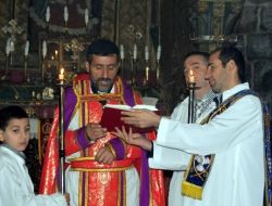 Diyarbakır’daki Süryaniler Noel Bayramı’nı Kutladı