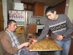 Babasına Bakmak İçin Okulu Bıraktı