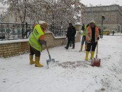 AĞRI'DA KAR TEMİZLİĞİ