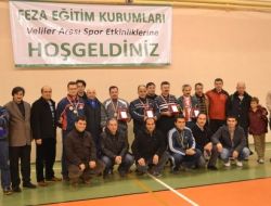 Feza’da Düzenlenen “geleneksel Veliler Arası Masa Tenisi Turnuvası” Sona Erdi