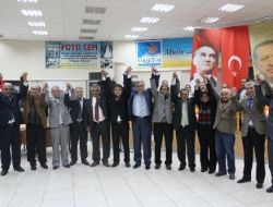 Ak Parti Karabağlar’da Uçar, Narlıdere'de Acar İlçe Başkanı Seçildi